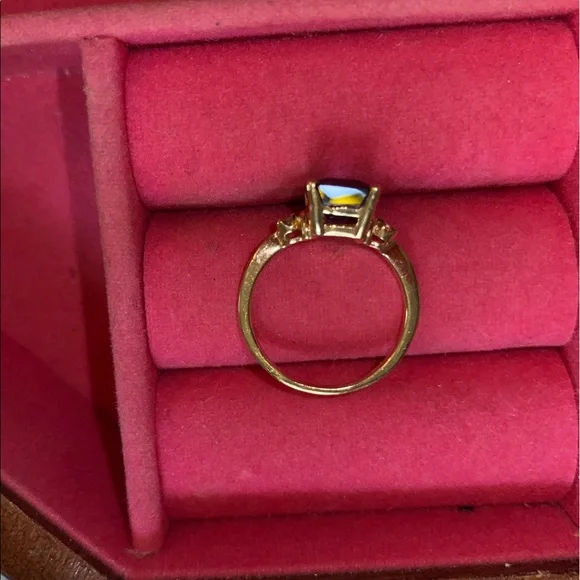 Genuine Amethyst and Diamond Ring - Picture 4 of 6